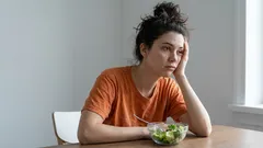 O que revela que uma mulher provavelmente não terá uma vida boa: 5 sinais